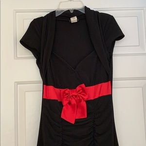 Junior’s black and red semi-formal dress